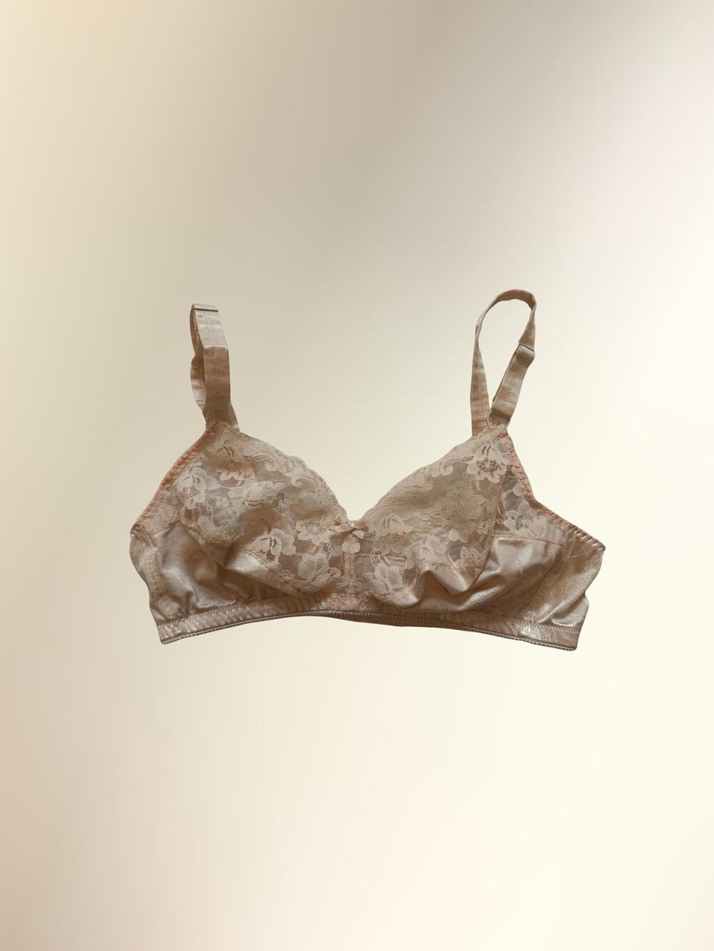 Vintage Warner's Light Pink Satin Lace Soft Cup Wireless Bra Lingerie Sz 40B